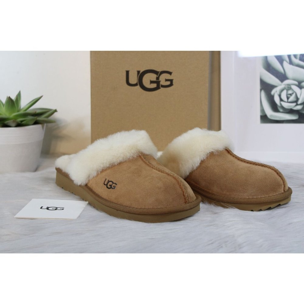 UGG Kids Cozy II Slippers Chestnut 6 Youth